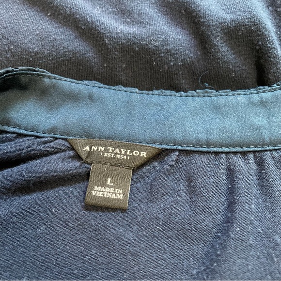 ANN TAYLOR Navy Dark Blue Layering Tank Blouse Bow Ribbon Detail Womens Large - Picture 9 of 11